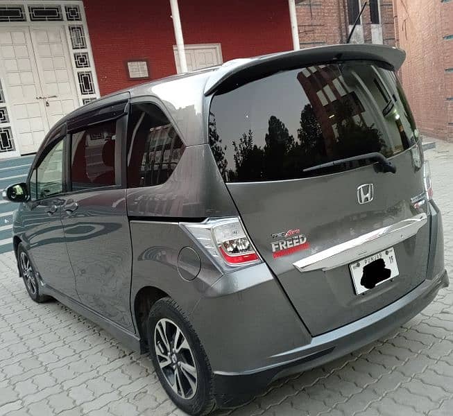 Honda Freed Hybrid 4