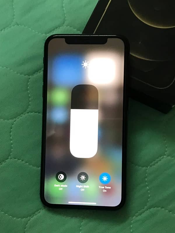 iphone xs 64 gb  non pta  Good condtion 10/9 1