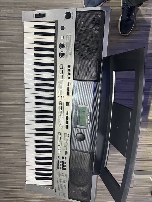 Yamaha e443 with supply  and new bag 9.5/10 condition 4