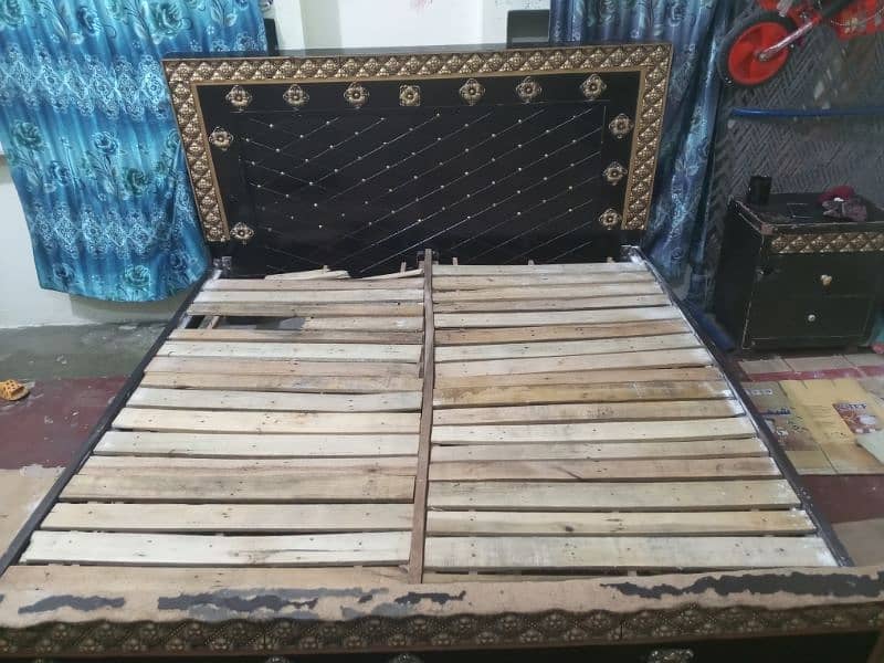 king size bed wooden used 1