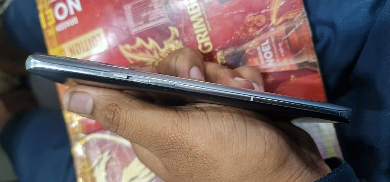 oneplus 9 pro 12 gb 256 gb pta aproved just back change karwai but org 5