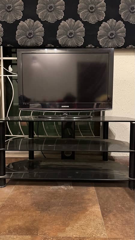 Samsung 32 inches TV with glass trolley 0