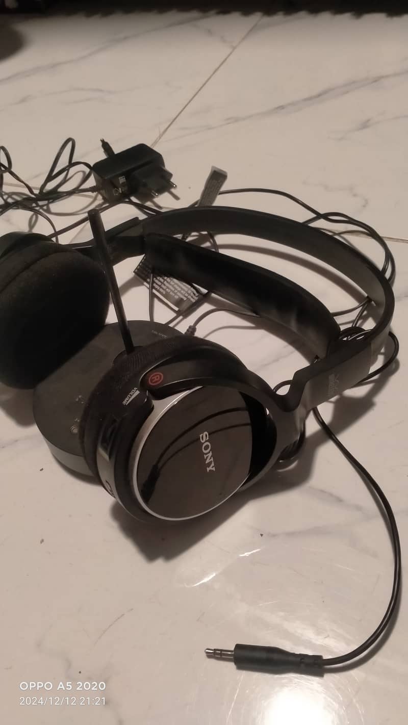 Sony wireless headphone 0