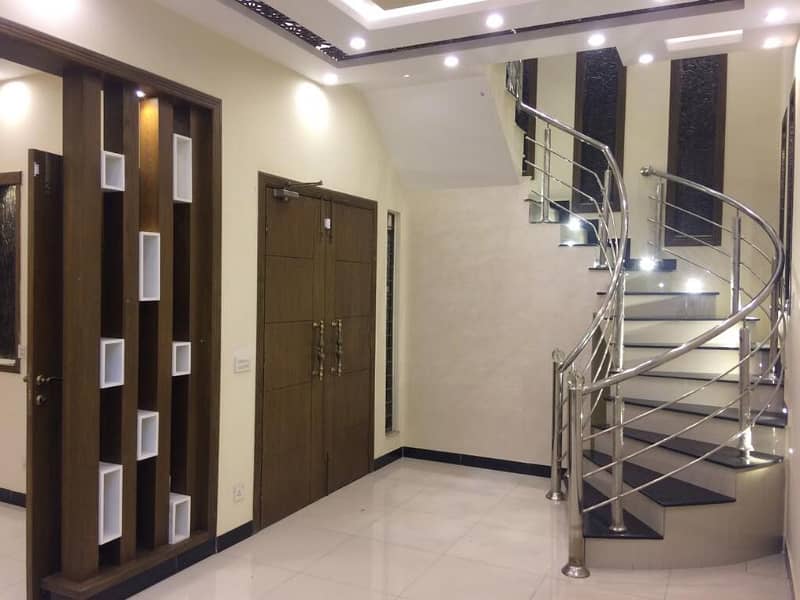 5 Marla Luxury House Available for Rent In BB Block Bahria Town Lahore 2