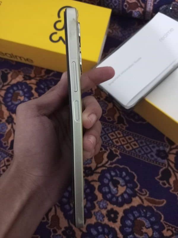 Realme C53 6/128 7