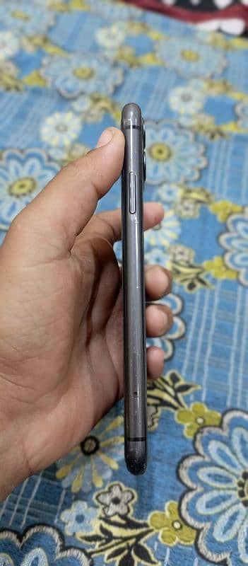 iPhone 11 non pta JV 64gb with box beattey health 85 1