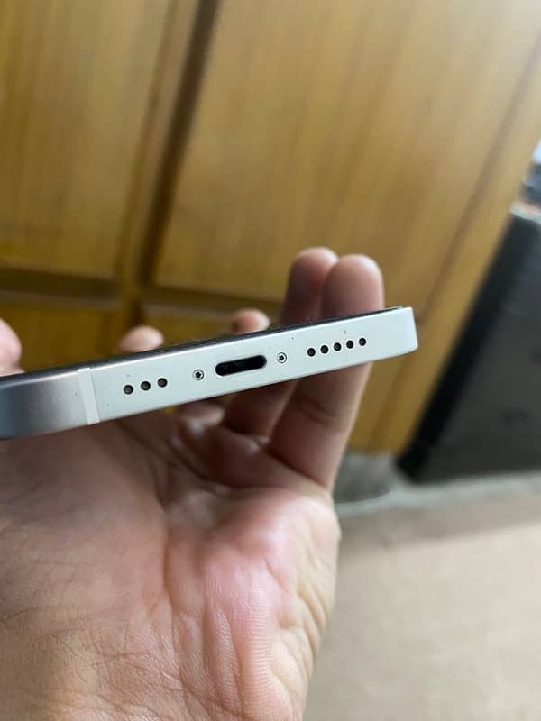 Iphone 12 white Pta Approved 7