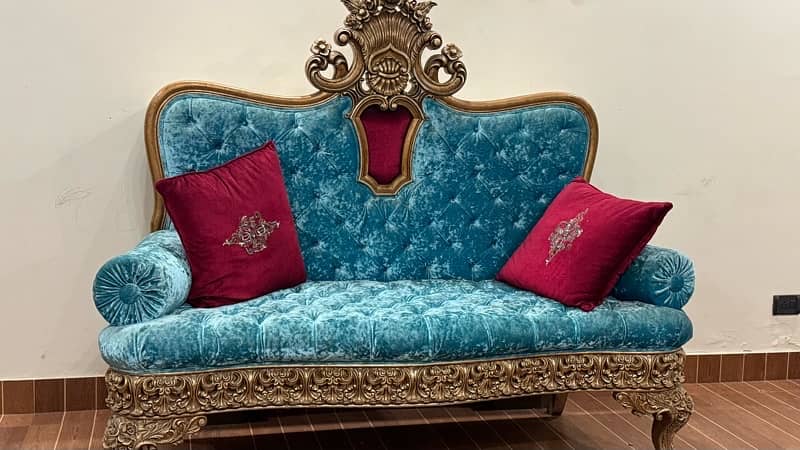 Hand made Royal style sofa set with holden head rest 1