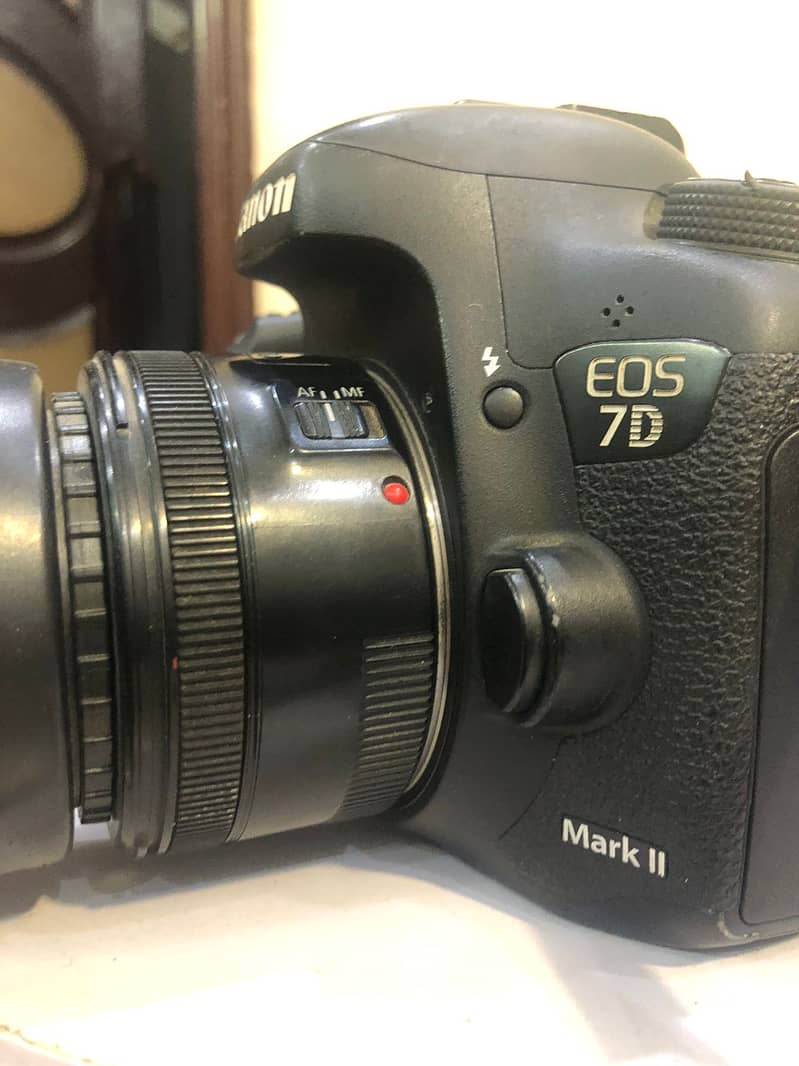 Canon 7d Mark II (Mark 2) Dslr professional 50 mm lens 0