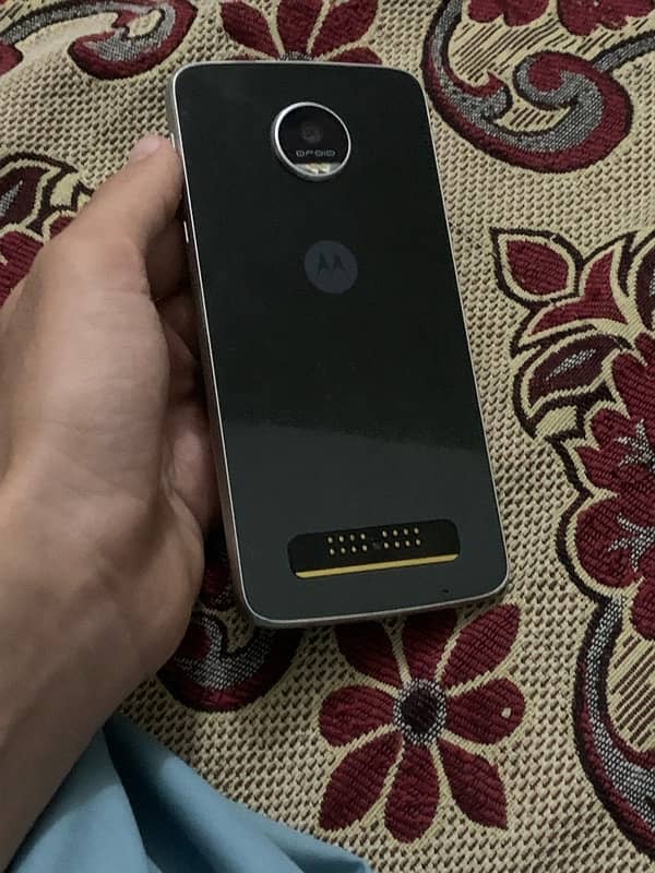 moto z play 2