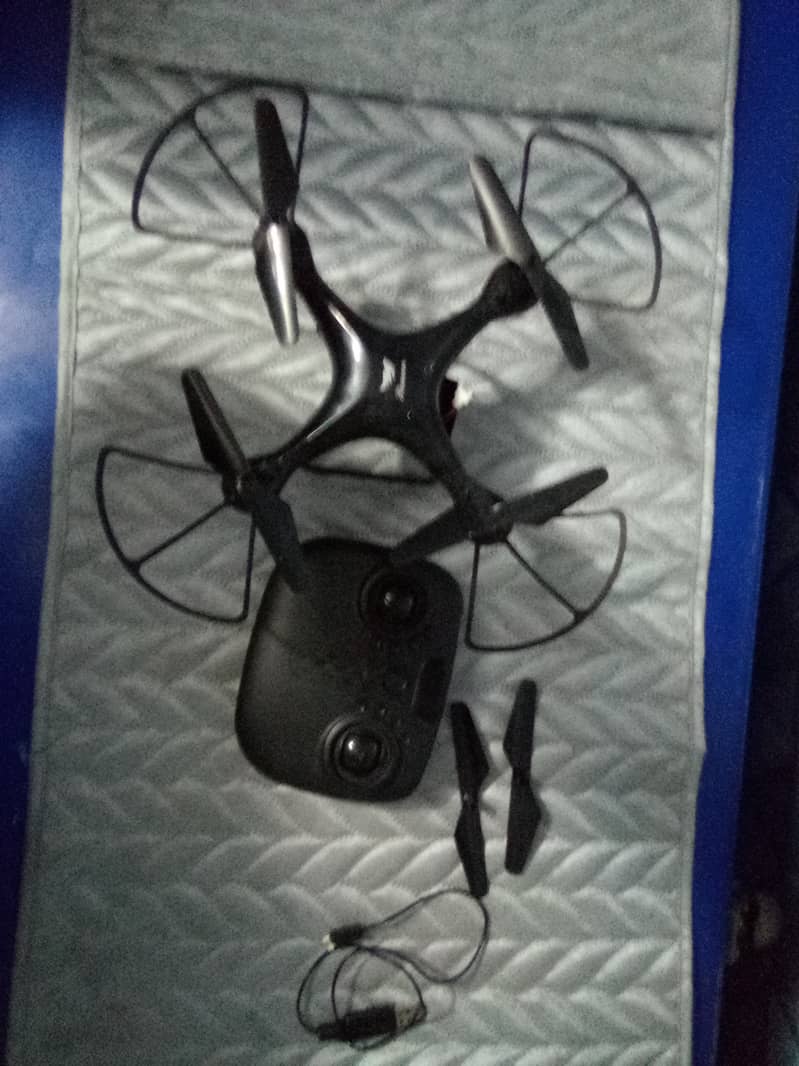 drone  in black 0