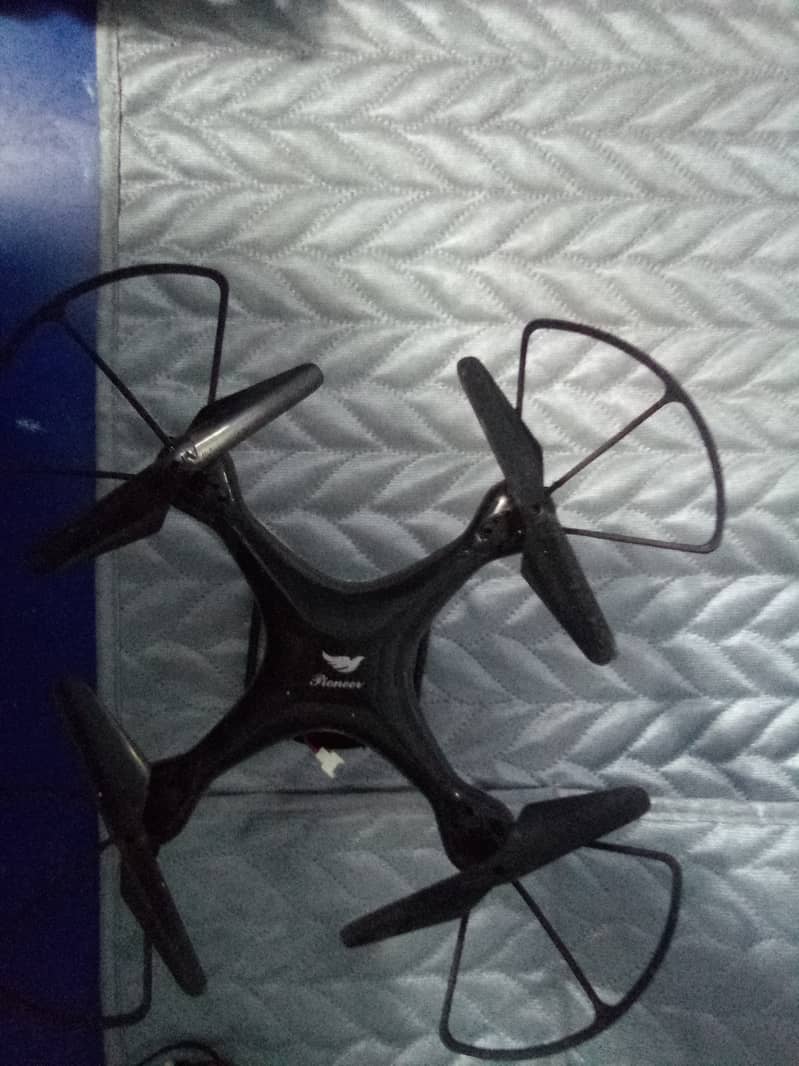 drone  in black 3