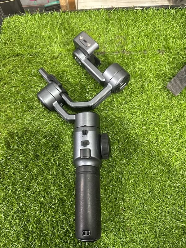 Zhiyun Smooth 5 Smartphone Gimbal 1