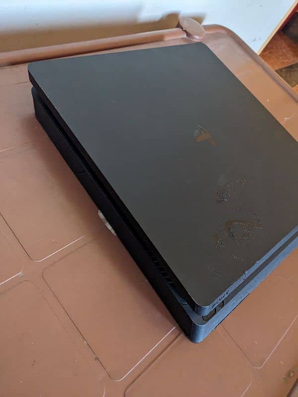 PS4 slim jet black 4