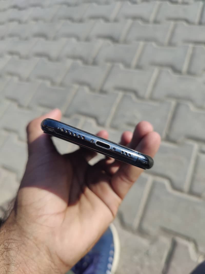 Apple iPhone XS Non PTA 4