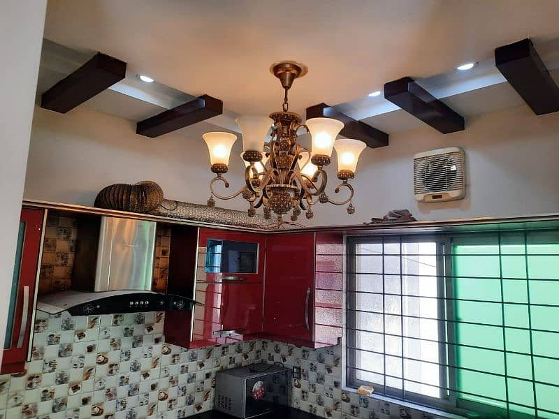 House for sale in behria town Lahore. . . 5 Marla 11