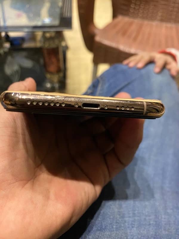 iphone 11 pro max jv 64gb gold battery timing is good 4