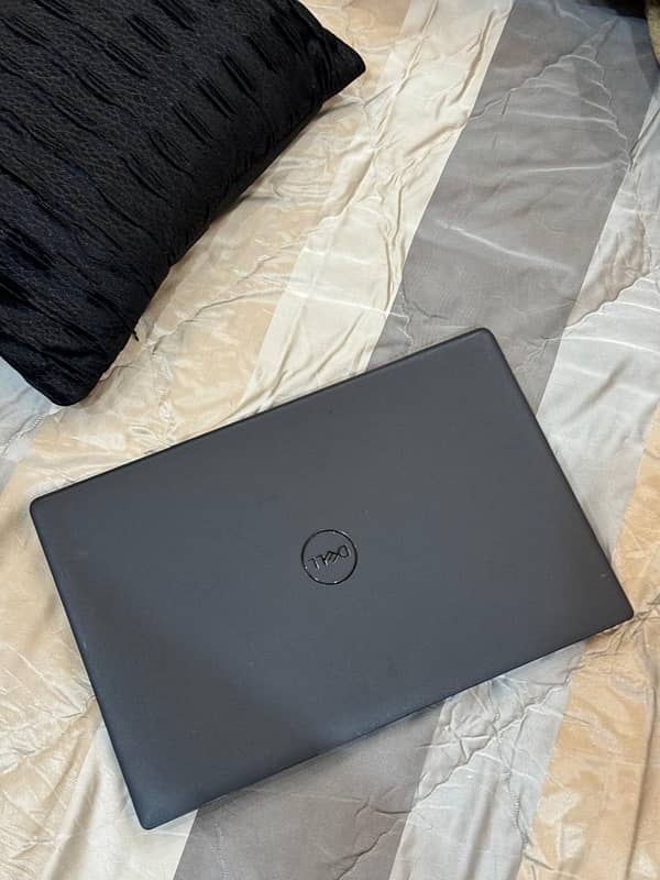 Dell Latitude 3520 1