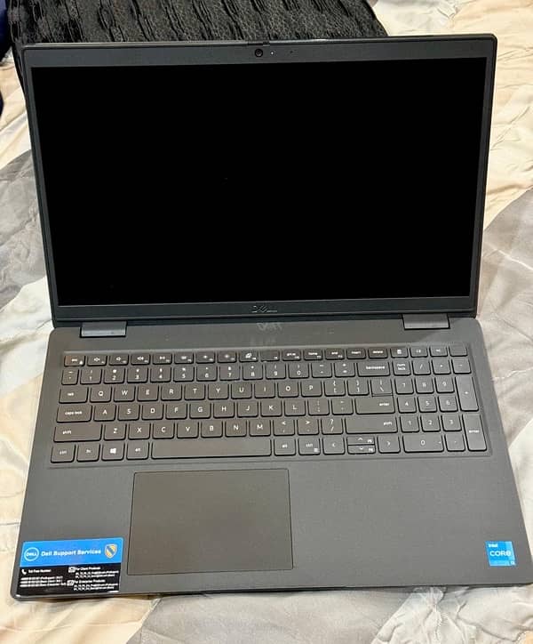 Dell Latitude 3520 8