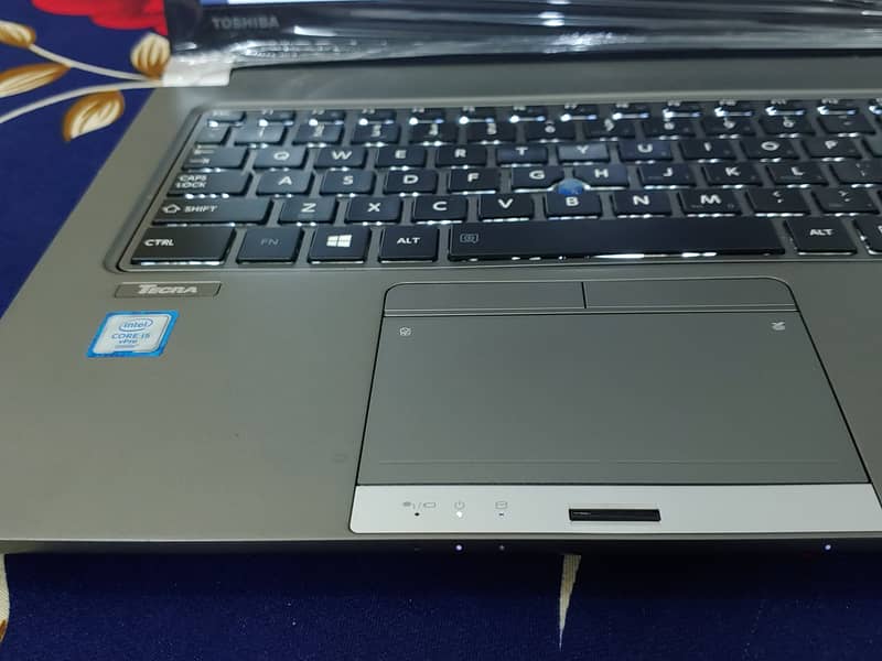 Toshiba Tecra Z40c (i5 6th 3.0Ghx 8GB 256 SSD) 5