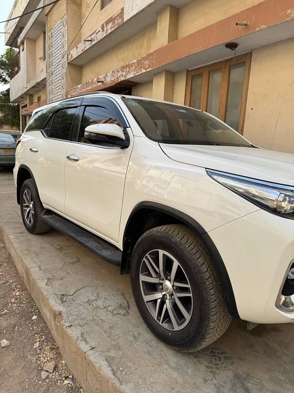 Toyota Fortuner V 2020 2nd owner on my name 321 2952 901 2