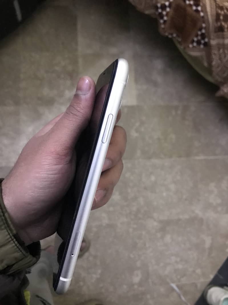 Iphone 11 128GB Non PTA 5