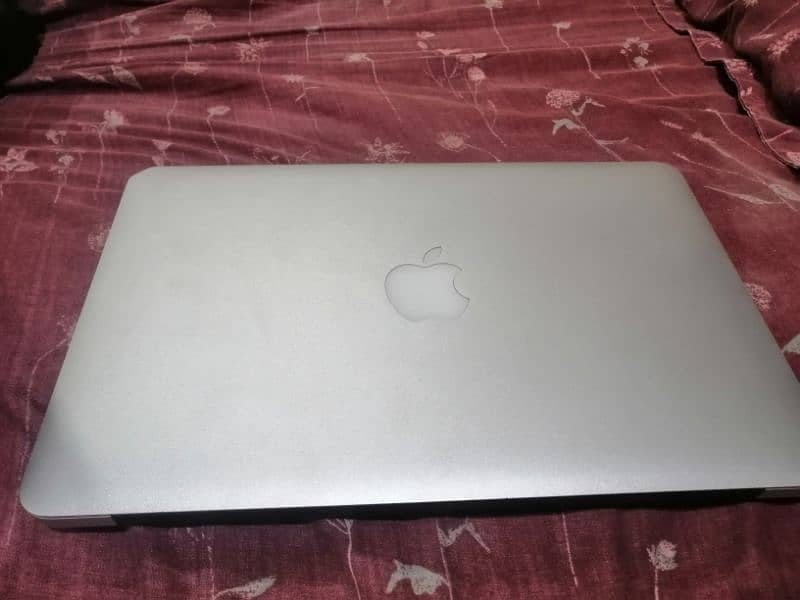 MACEBOOK AIR 4,1 (2011) mid 7