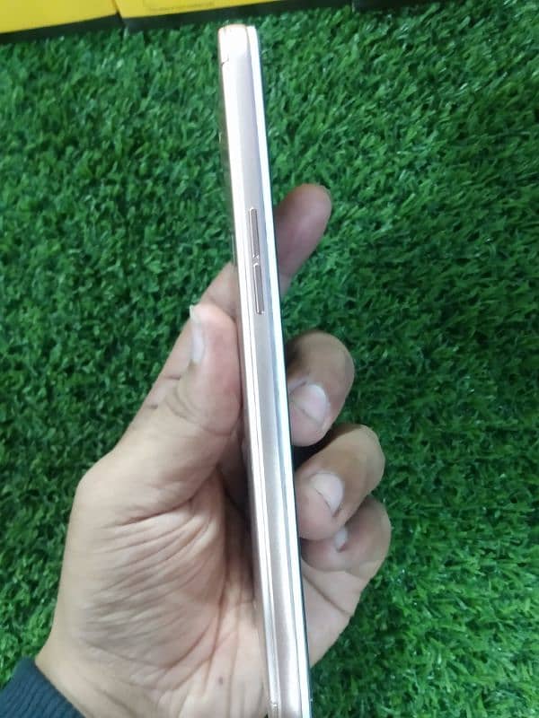 oppo F1s 3