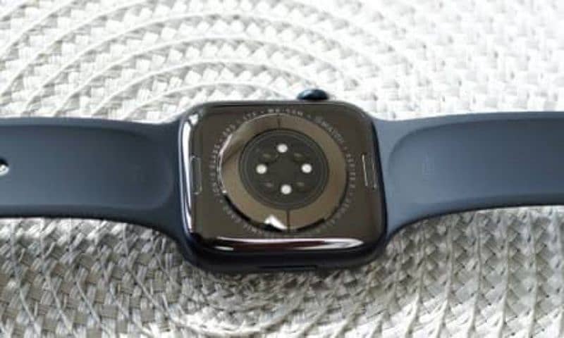 Apple watch series 8 -45 mm 2