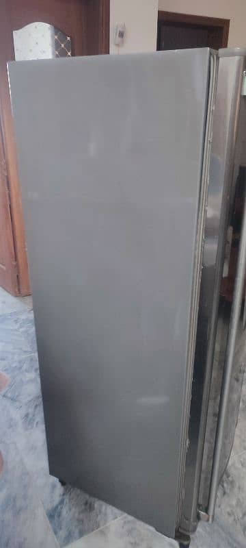 Dawlance vertical deepfreezer 3