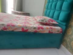 single bed with matres