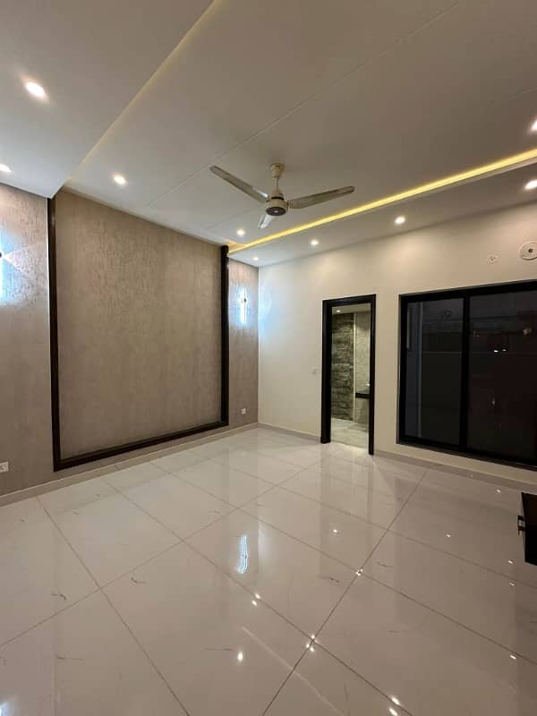 10 Marla Luxury Designer House For Sale In Sector C Bahria Town Lahore 4