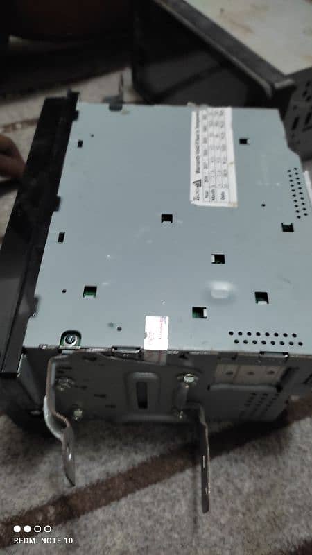 Toyota Yaris genuine CD player 3