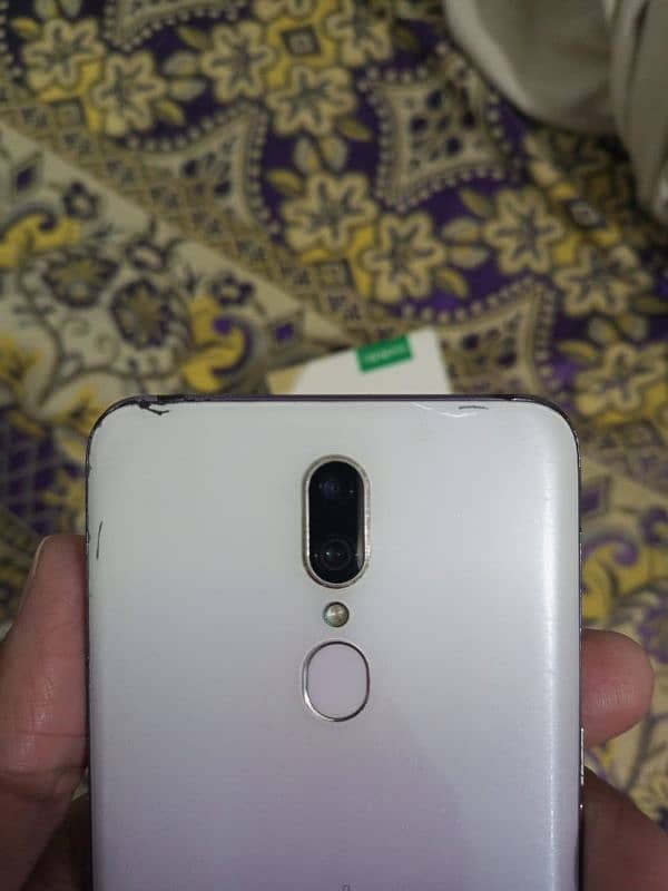 OPPO f11 official pta approved 6gb 128gb call only No olx massage 5