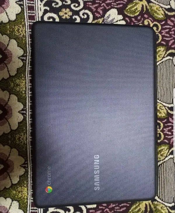 Samsung crome book 1