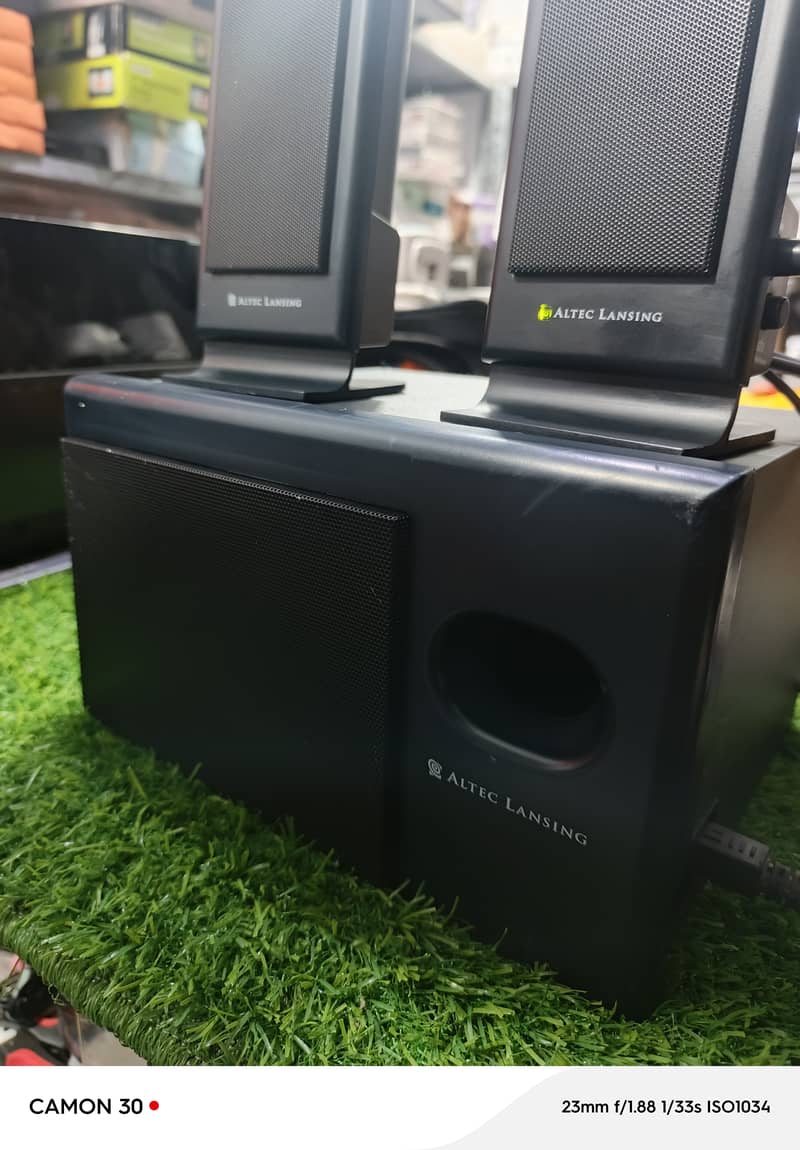 Altec Lansing VS2121 2.1 Computer Speaker System (3-Speaker, Black UK 1