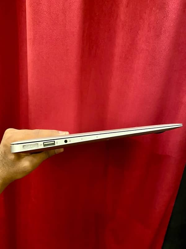 MacBook Air 13 inch Early 2015 2