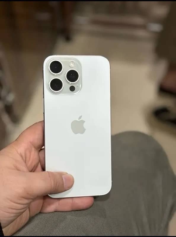 Iphone 15 pro max LLA MODEL 0