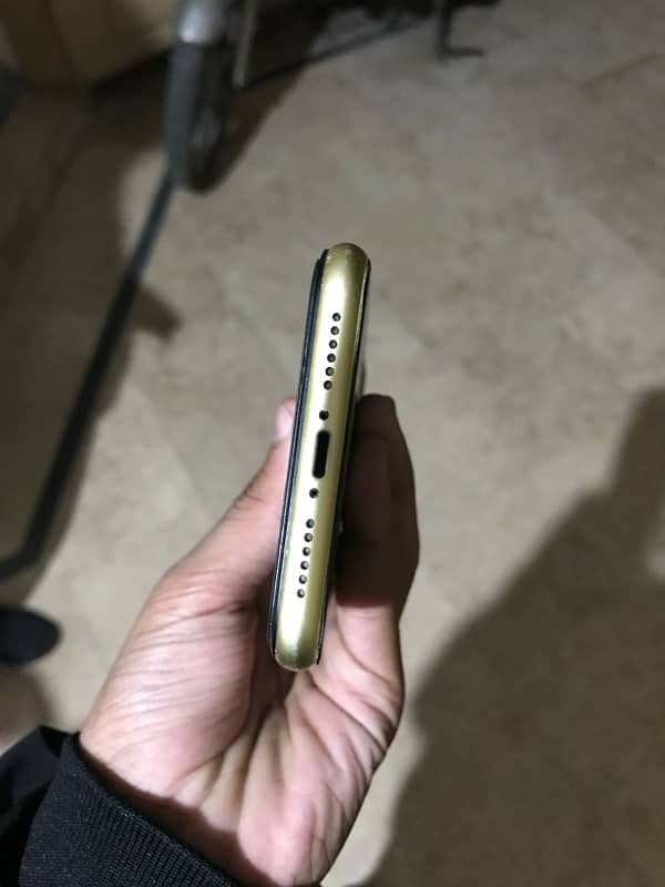 iphone 11 urgent sale 5