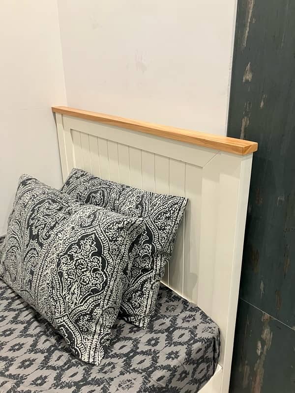 single bed with 3-drawer side table 4