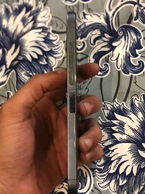 iphone 13promax 128 gb JV 1