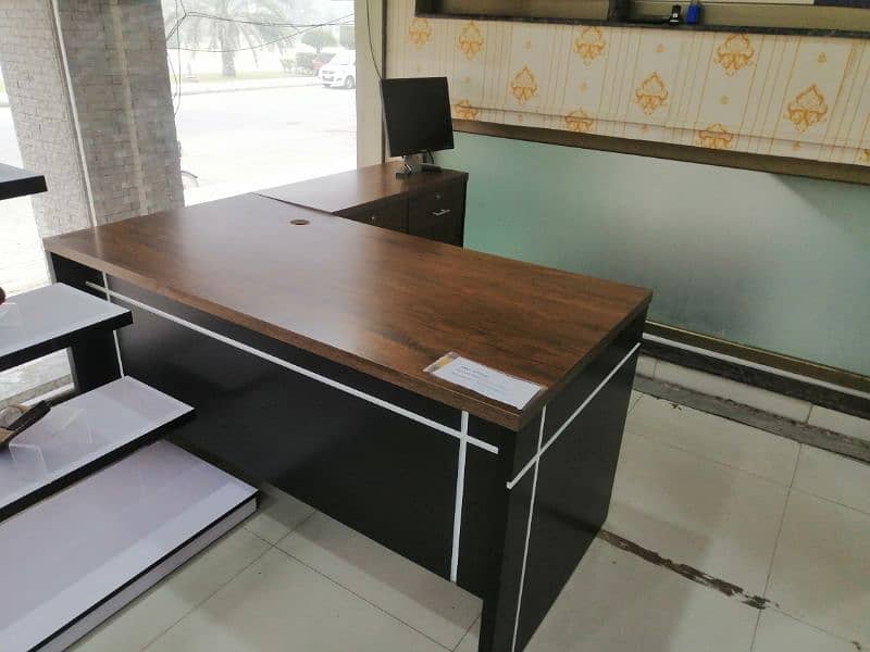 Office table for sale 3