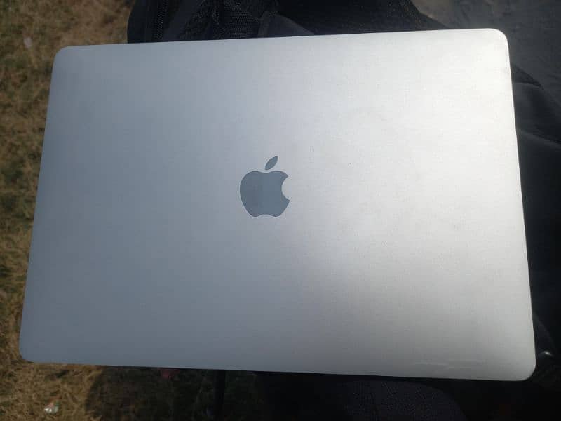 apple Macbook pro 19 6