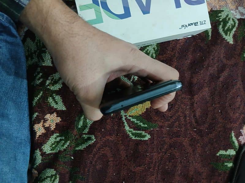 ZTE Blade V30 Vita with Box only 6