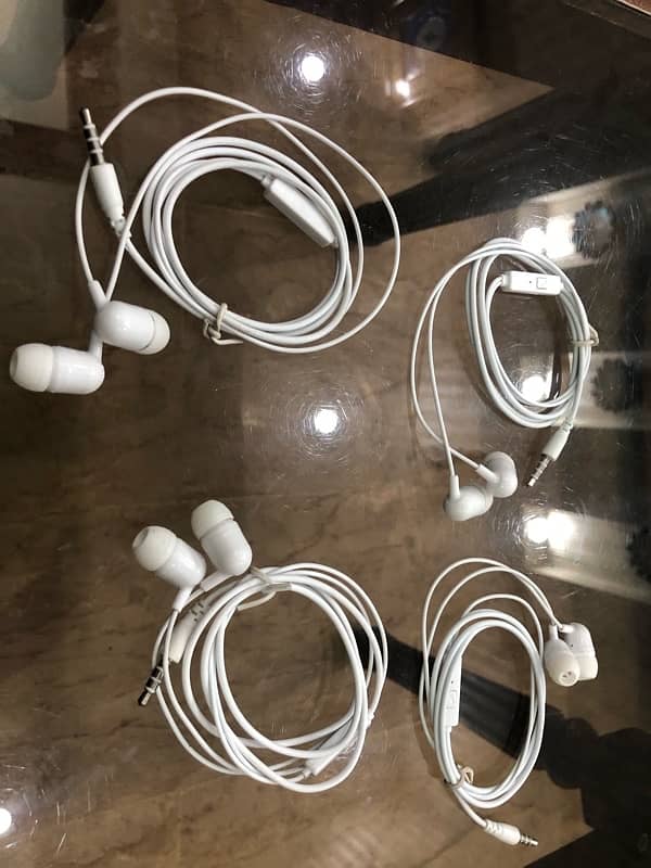 Handfree with mic white/black 4