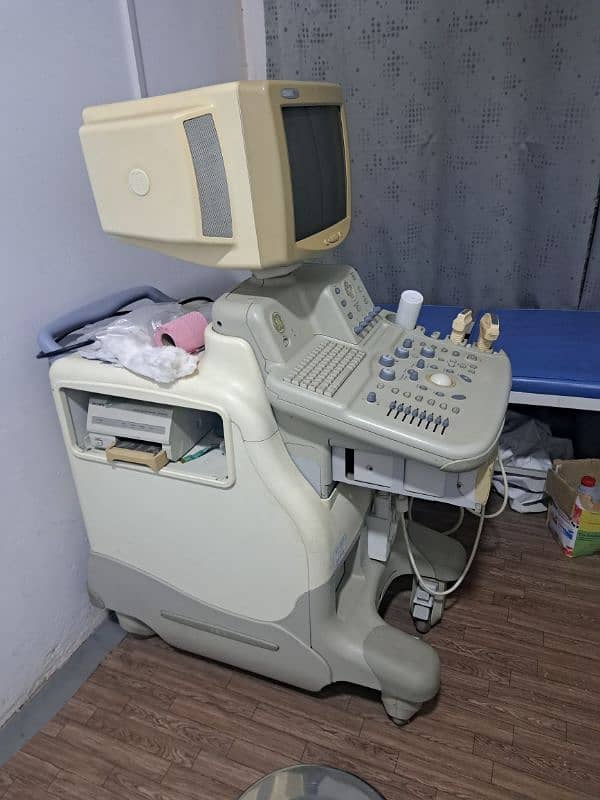 GE LOGIQ 5 pro ultrasound machine for urgent sale. 1