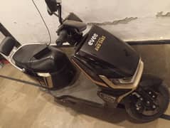 EVEE ELECTRIC SCOOTY