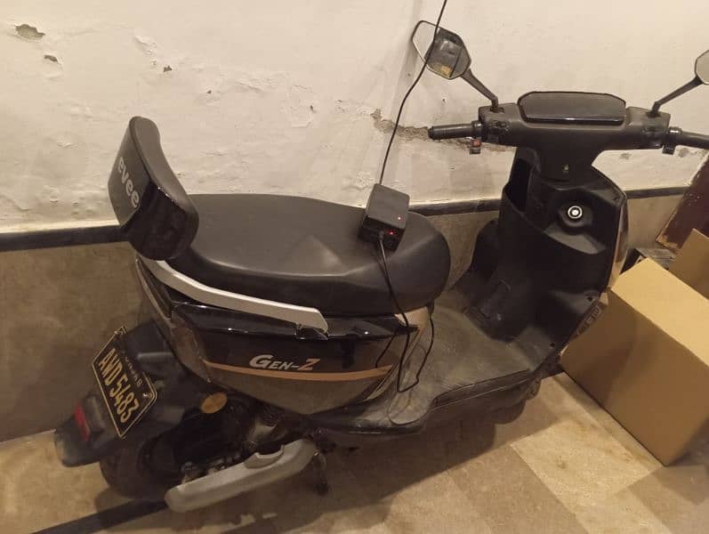 EVEE ELECTRIC SCOOTY 2