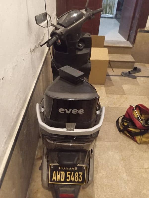 EVEE ELECTRIC SCOOTY 4