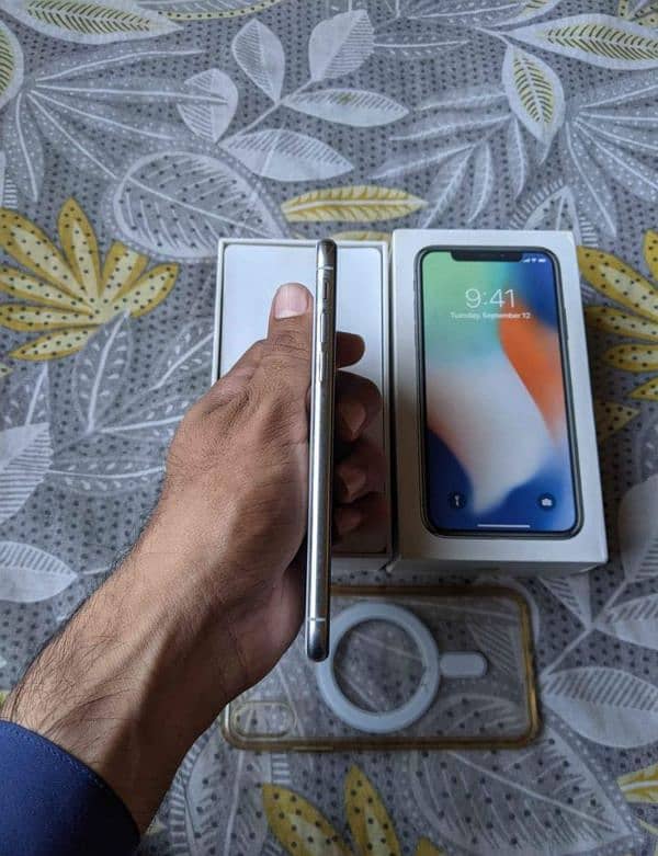 iPhone X 256 gb Pta official approved 10/10 With box 1